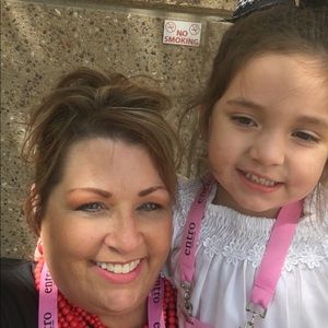 Meet your Posher, Debbie